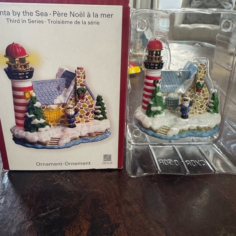 3 Carlton Cards Heirloom Santa by the Sea XmasOrnaments - vintage ceramic in box - Picture 5 of 8